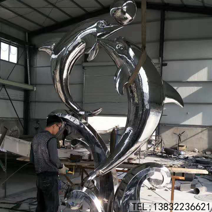 不锈钢海豚雕塑.jpg