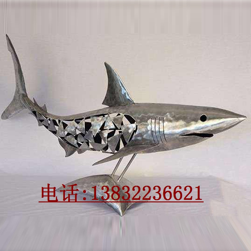 不锈钢镜面镂空金属鱼雕塑制作
